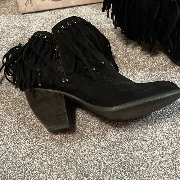 Fringe booties with free purse - Picture 2 of 7